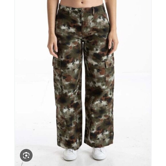 Levi’s Baggy Pants Sz 23x30 Women’s Cargo A Mid Rise Straight Leng Green New - Picture 15 of 15